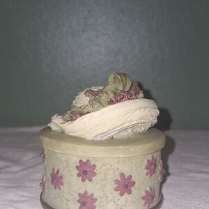 Vintage DEZINE hand Painted Floral Decorative Small Trinket Box